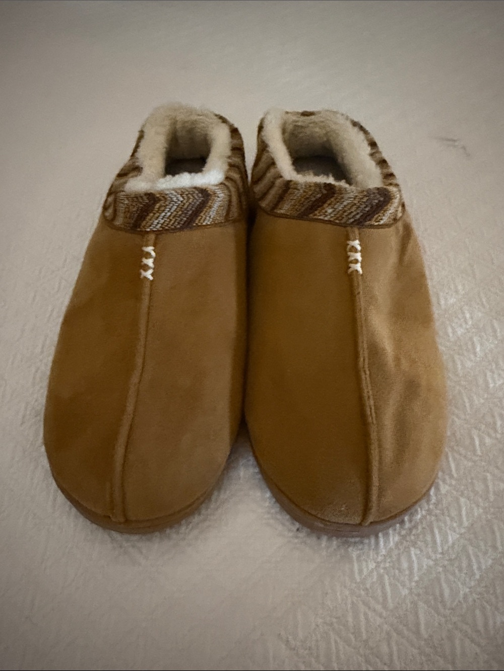 Dearfoams size large 9-10 women's Moccasin Slippers - Chestnut Brown